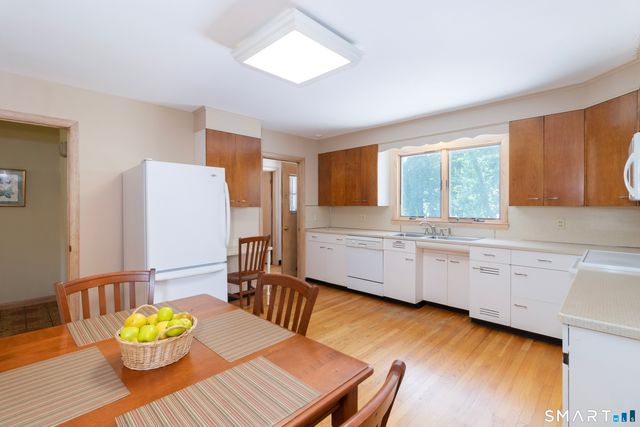 14 Rice Road, Woodbridge, CT 06525