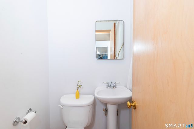 14 Rice Road, Woodbridge, CT 06525
