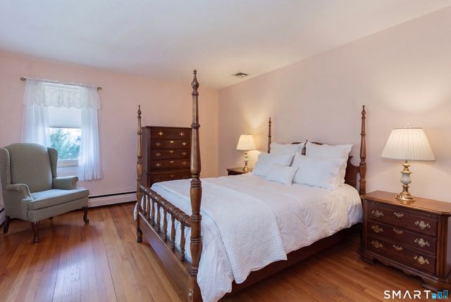 14 Rice Road, Woodbridge, CT 06525