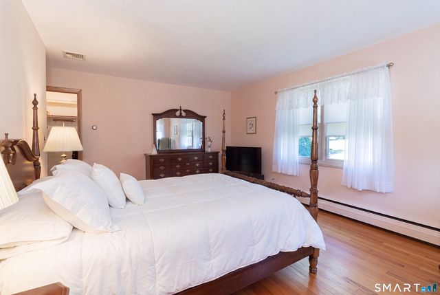 14 Rice Road, Woodbridge, CT 06525