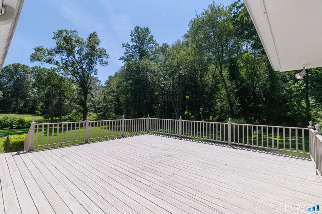 14 Rice Road, Woodbridge, CT 06525