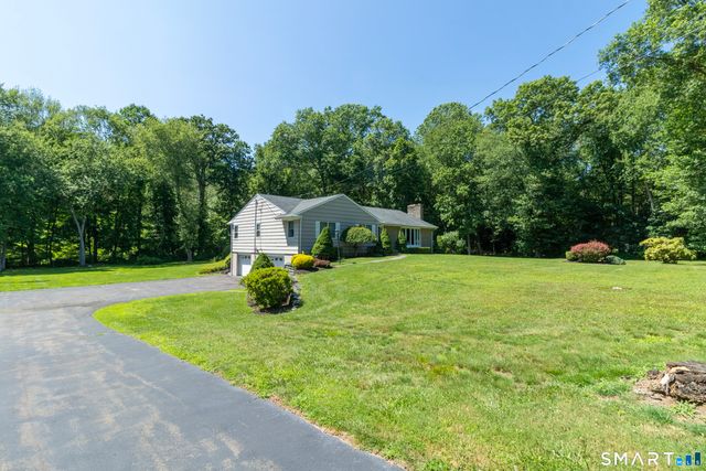 14 Rice Road, Woodbridge, CT 06525