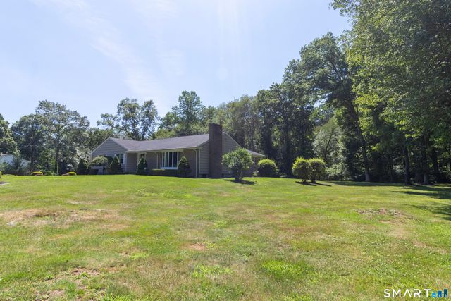 14 Rice Road, Woodbridge, CT 06525