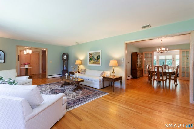 14 Rice Road, Woodbridge, CT 06525