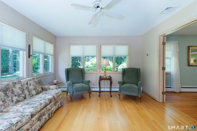 14 Rice Road, Woodbridge, CT 06525