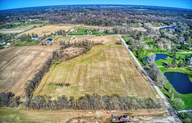 4105 Taft Rd, Bruce, MI 48065