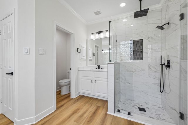 4607 Jade Green Court, Houston, TX 77059