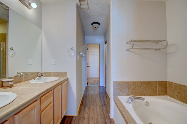 10039 Vista Cantera Lane NW, Albuquerque, NM 87114