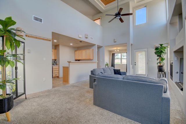 10039 Vista Cantera Lane NW, Albuquerque, NM 87114