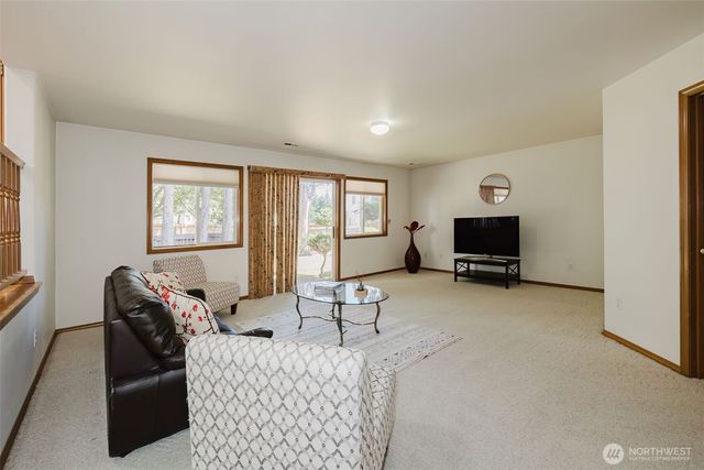 12218 Crossridge Avenue NW, Silverdale, WA 98383