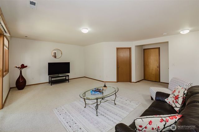 12218 Crossridge Avenue NW, Silverdale, WA 98383