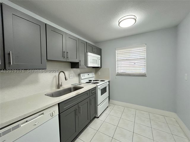 3253 Foxcroft Rd G110, Miramar, FL 33025