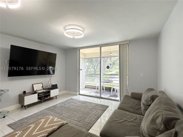3253 Foxcroft Rd G110, Miramar, FL 33025