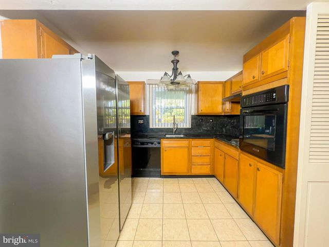 16022 POND MEADOW LN, Bowie, MD 20716