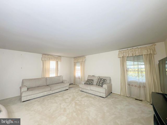 16022 POND MEADOW LN, Bowie, MD 20716