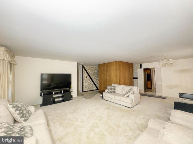 16022 POND MEADOW LN, Bowie, MD 20716