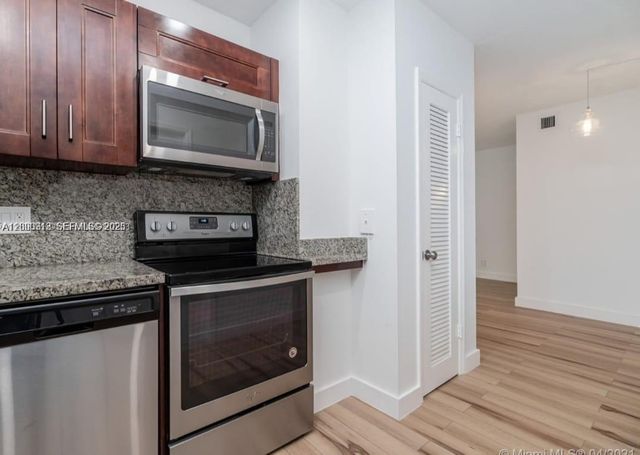 2424 SE 17th Causeway, Fort Lauderdale, FL 33316