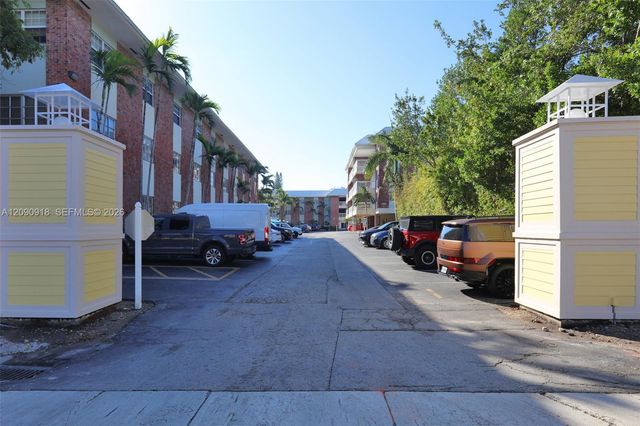 2424 SE 17th Causeway, Fort Lauderdale, FL 33316