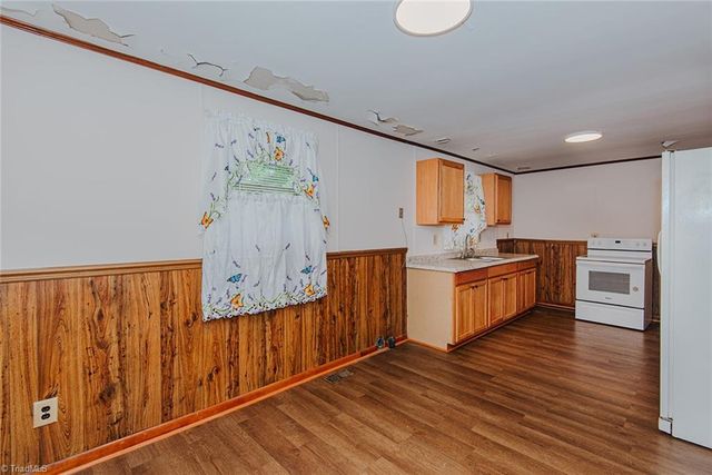 469 Lakeview Drive, Burlington, NC 27215