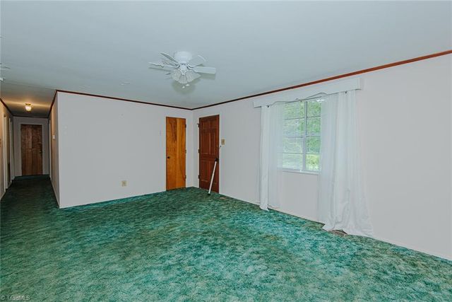 469 Lakeview Drive, Burlington, NC 27215