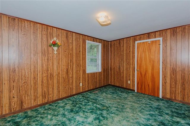 469 Lakeview Drive, Burlington, NC 27215