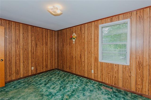 469 Lakeview Drive, Burlington, NC 27215