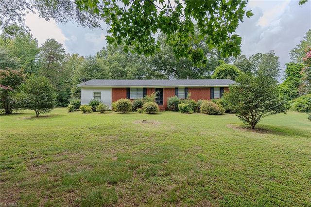 469 Lakeview Drive, Burlington, NC 27215