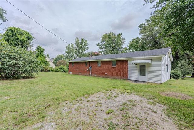 469 Lakeview Drive, Burlington, NC 27215