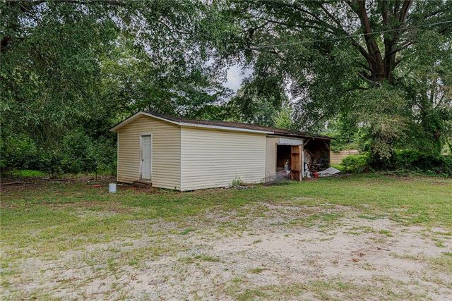 469 Lakeview Drive, Burlington, NC 27215