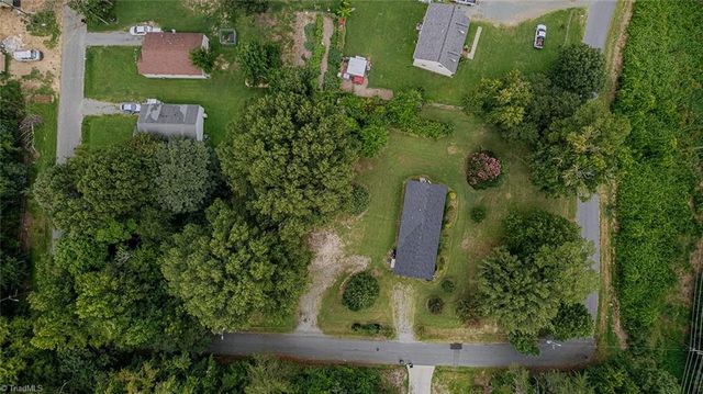 469 Lakeview Drive, Burlington, NC 27215