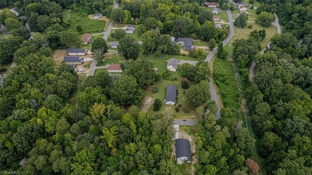 469 Lakeview Drive, Burlington, NC 27215