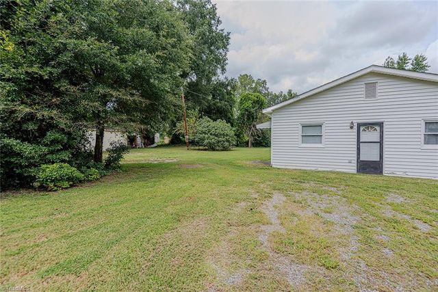 469 Lakeview Drive, Burlington, NC 27215