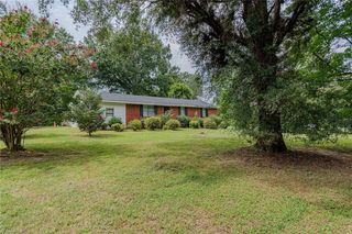 469 Lakeview Drive, Burlington, NC 27215