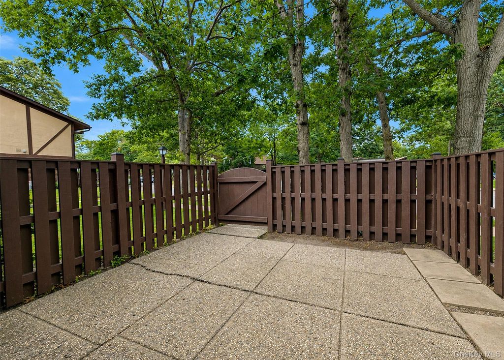 145 Cambridge Drive, Port Jefferson, NY 11776 — photo 2