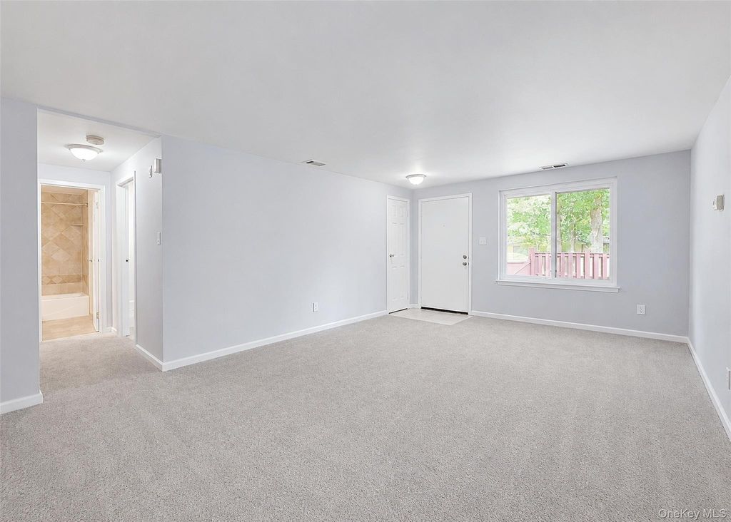 145 Cambridge Drive, Port Jefferson, NY 11776 — photo 4