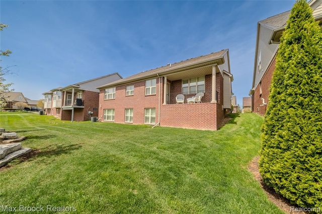 7940 Stableford Drive 51, Washington, MI 48094