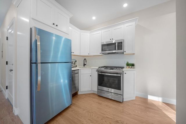 95 Endicott Street 2, Boston, MA 02113