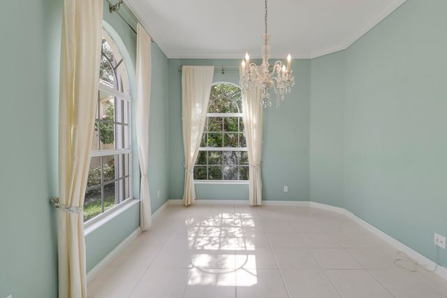 805 Niemen Drive, Palm Beach Gardens, FL 33410