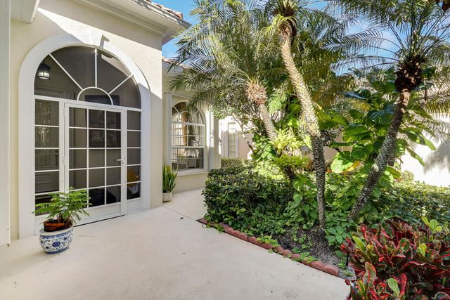 805 Niemen Drive, Palm Beach Gardens, FL 33410