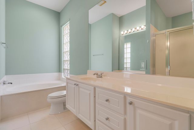 805 Niemen Drive, Palm Beach Gardens, FL 33410