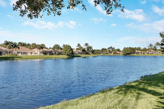 805 Niemen Drive, Palm Beach Gardens, FL 33410