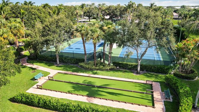 805 Niemen Drive, Palm Beach Gardens, FL 33410