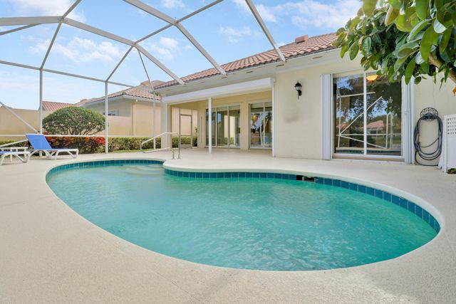 805 Niemen Drive, Palm Beach Gardens, FL 33410