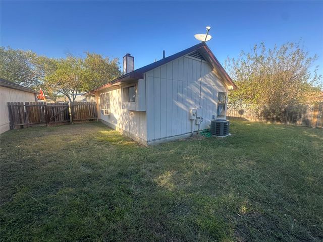 903 Greenbriar Loop, Round Rock, TX 78664