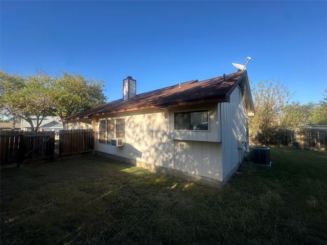 903 Greenbriar Loop, Round Rock, TX 78664