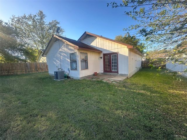 903 Greenbriar Loop, Round Rock, TX 78664