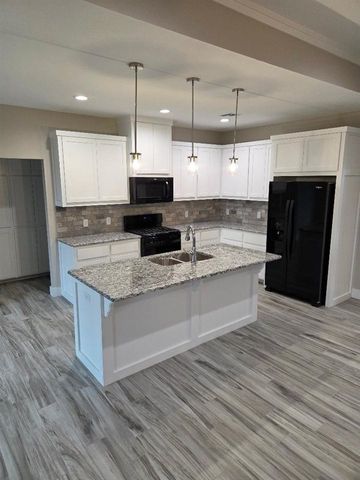 508 2nd St, Elgin, OK 73538