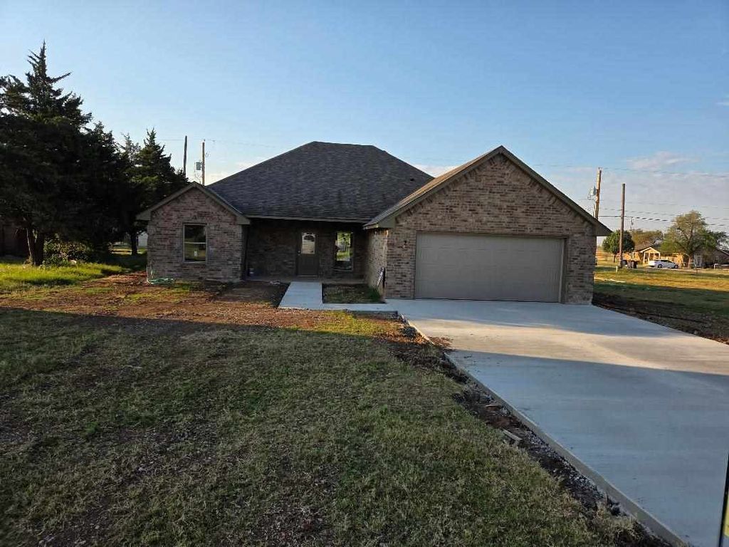 508 2nd St, Elgin, OK 73538