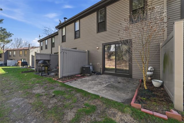 105 Laurel Ct, Ross Twp, PA 15202