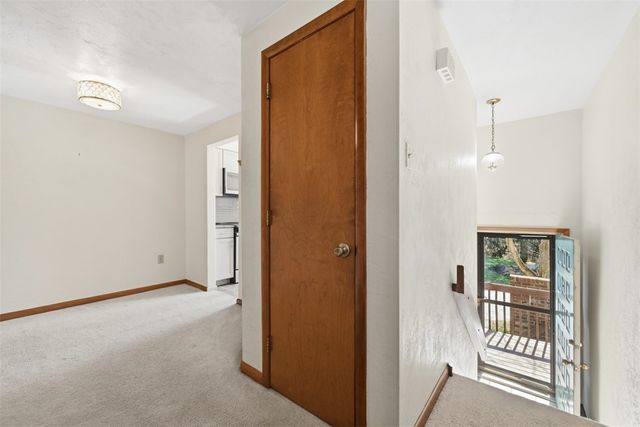 105 Laurel Ct, Ross Twp, PA 15202